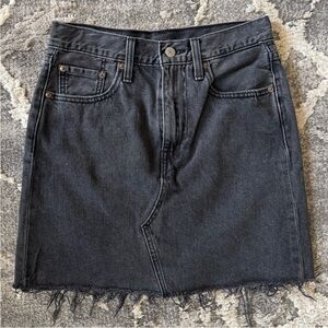 Levi's High Waisted Denim Skirt - Size 27